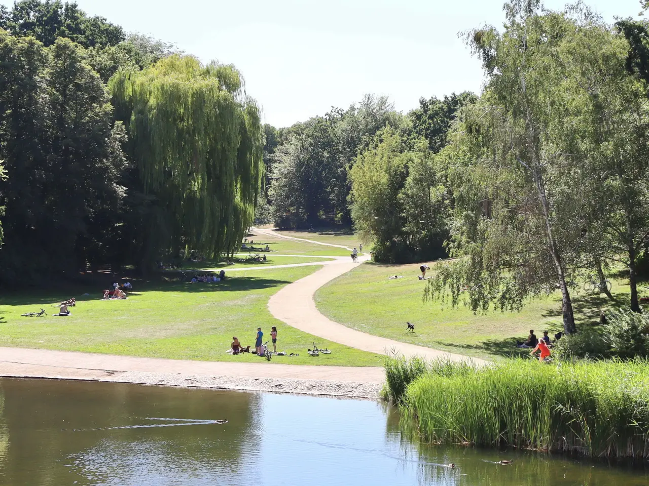 Parque Rodolfo Wilde – Am Winterfeldt - Pallasstr. / Gleditschstr. / Elßholzstr., 10781 Berlin-Schöneberg