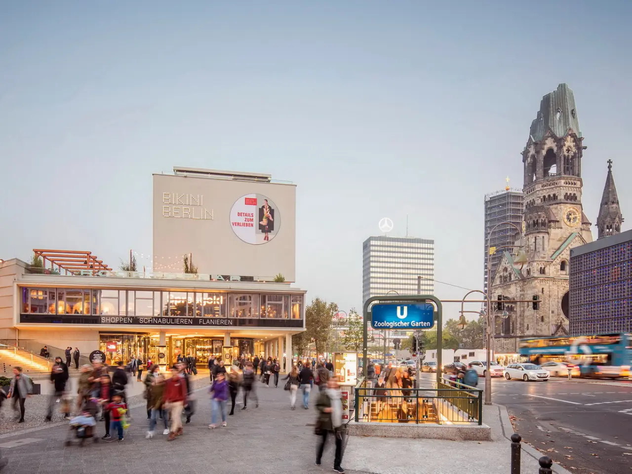 bikini_berlin_vorplatz_west